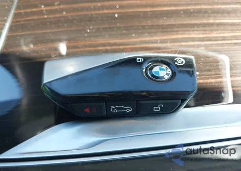 2025 BMW X7 xDrive40I z USA, uszkodzony, nr VIN 5UX23EM02S9Z01827